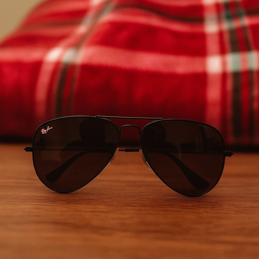 Ray-Ban Dark Aviator Sunglasses